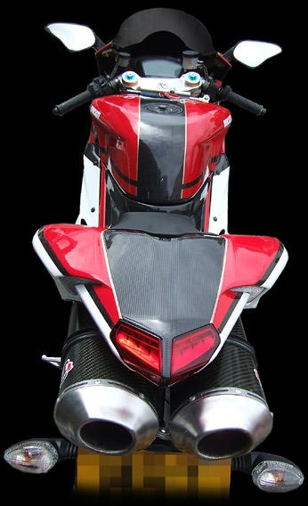 painting motorbike plastics