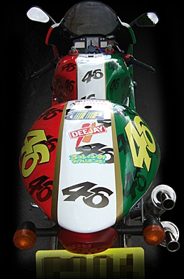 painting motorbike plastics
