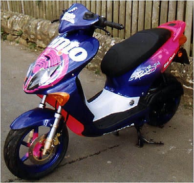 painting motorbike plastics